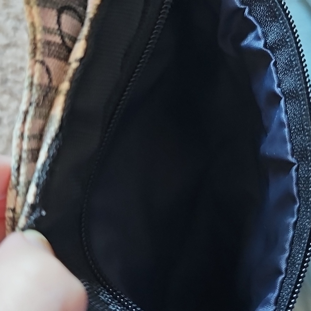 Kavu Mini Keeper Crossbody With Stripes and Circles - Picture 8 of 9